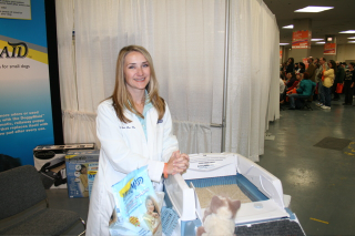 Illustration for article titled Cats Being CAThletes: An Afternoon at the CFA Iams Cat Championship